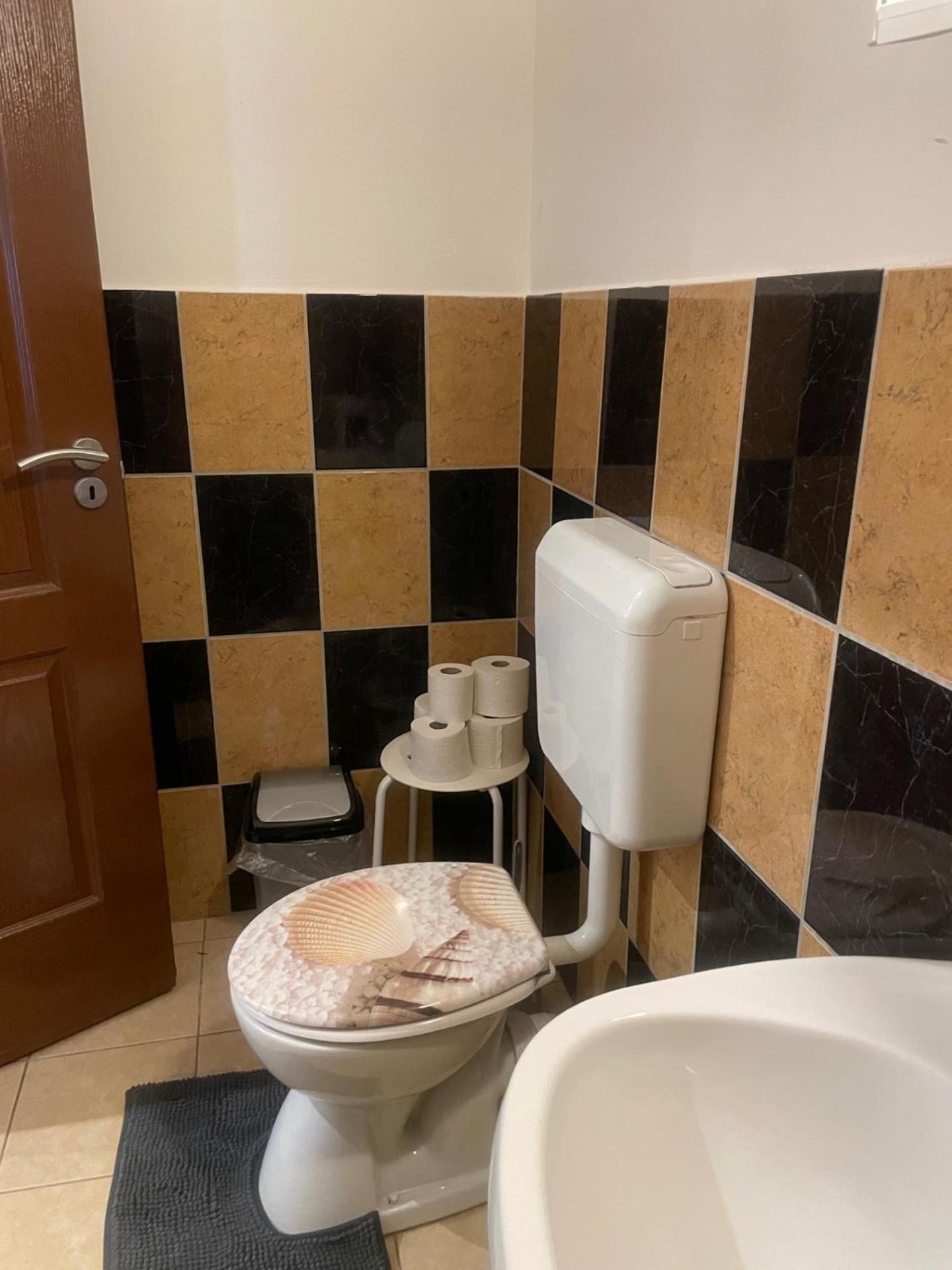Arthaus Roenoek Apartamento Ronok Exterior foto